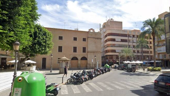 Elche amplía las plataformas únicas a Porta Xiquica del Salvador y Capitán Lagier, entorno de Clarisas